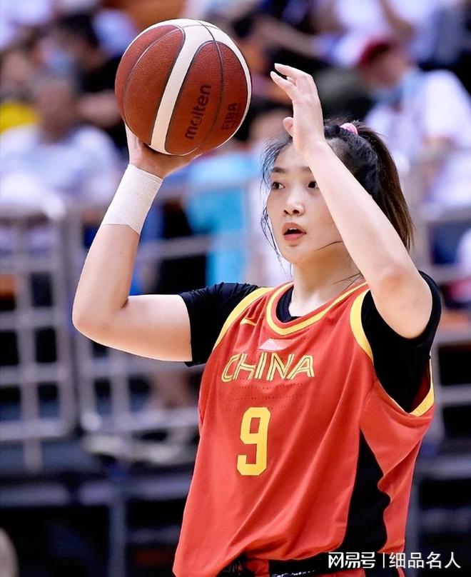 女篮世界杯亚军：中国篮球的骄傲