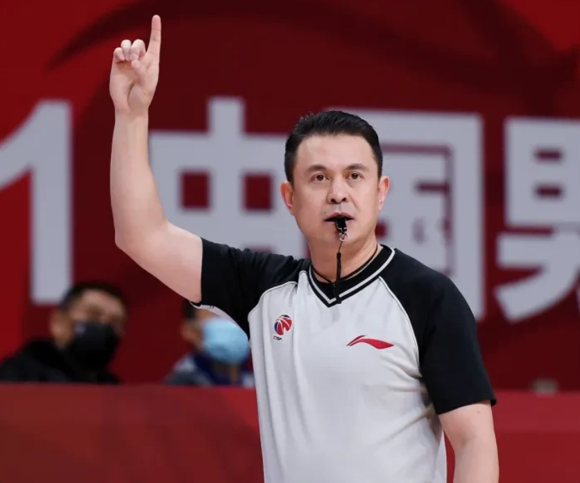 CBA裁判争议：职业化还需多久？