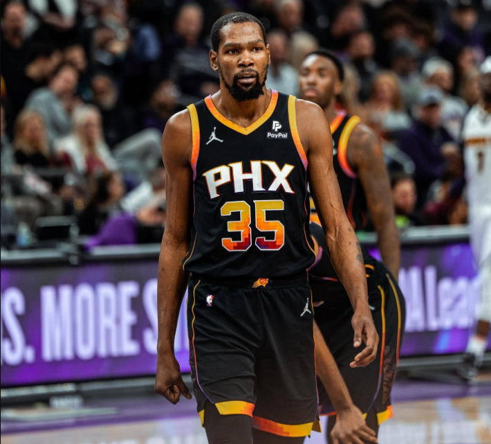 杜兰特复出首战28分，太阳轻取对手