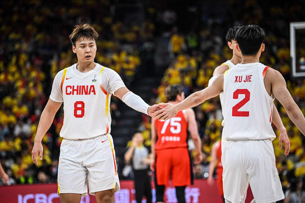 米兰体育平台登录入口-联防vs人盯人：中国男篮的防守困境
