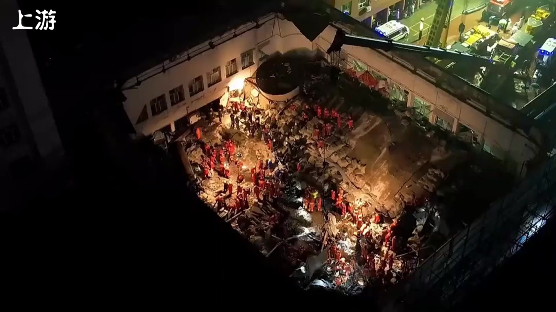 米兰平台官网-包含体育场坍塌事故致30伤，安全引质疑的词条