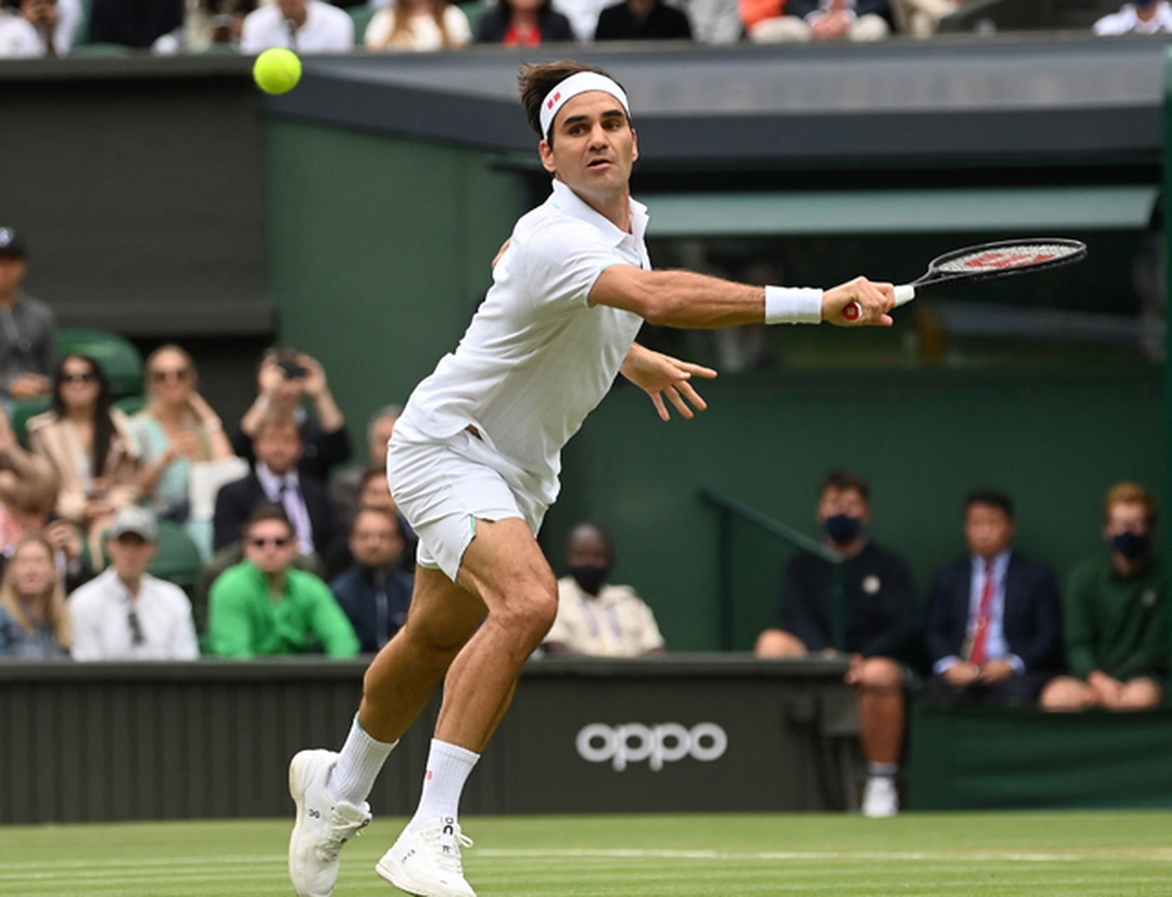 米兰体育网址-费德勒退役仪式泪洒全场，一代传奇落幕